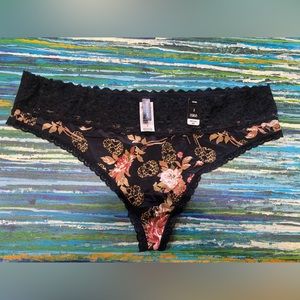 NWT Torrid thong underwear size 2 skull